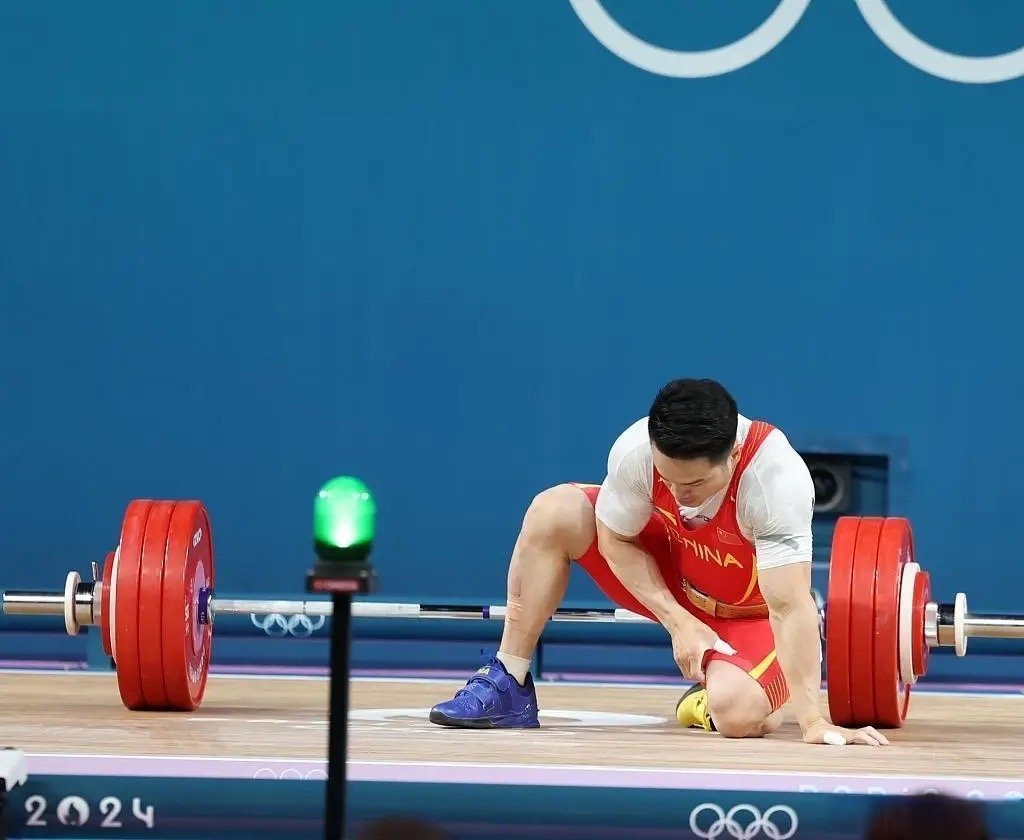 雷火电竞官网-勇气和拼搏，彰显运动精神，磨砺辉煌！