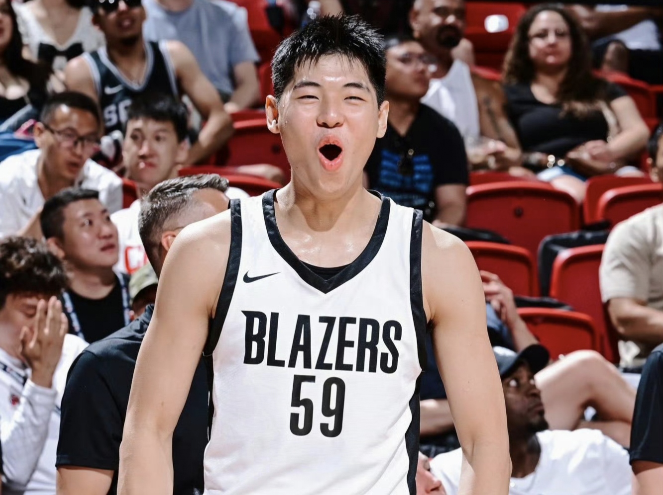 包含都灵主教练发布挑战信号,要求球员拼尽全力的词条 包含都灵主教练发布挑战信号,要求球员拼尽全力的词条