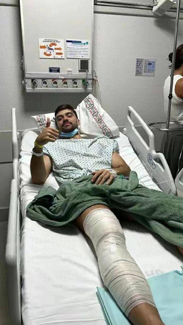 雷火电竞入驻-包含足球巨星受伤离场，球队实力受到一定影响的词条