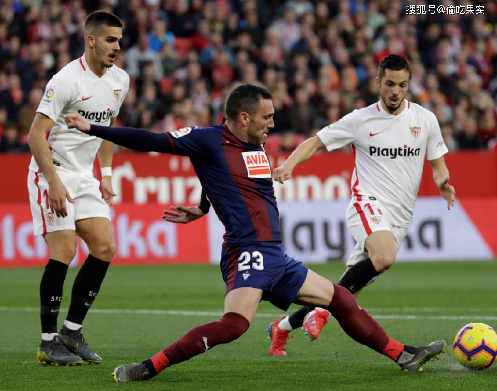 曼城主场力克对手,豪取三分 曼城主场力克对手,豪取三分