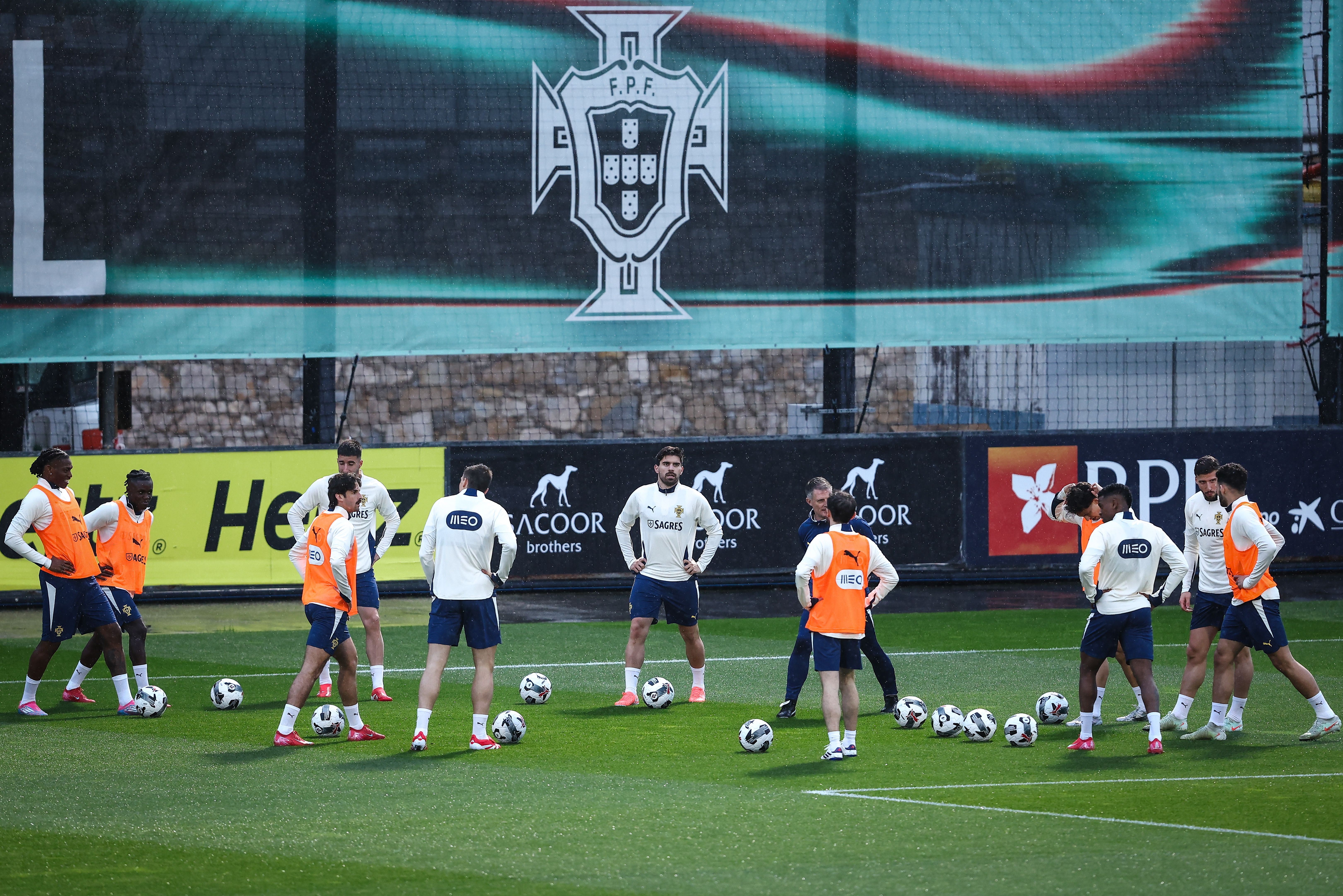 欧国联赛近日火热进行,名将频频出击争夺胜利 欧国联赛近日火热进行,名将频频出击争夺胜利