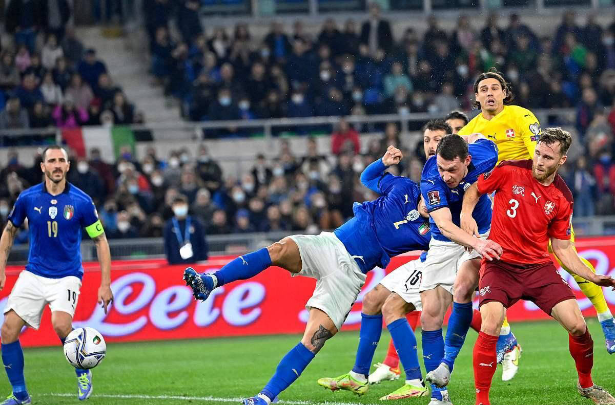 包含意大利横扫WBG,Deft攻防两端统治比赛鏖战多局全球总决赛,成为赛场最大亮点的词条 包含意大利横扫WBG,Deft攻防两端统治比赛鏖战多局全球总决赛,成为赛场最大亮点的词条