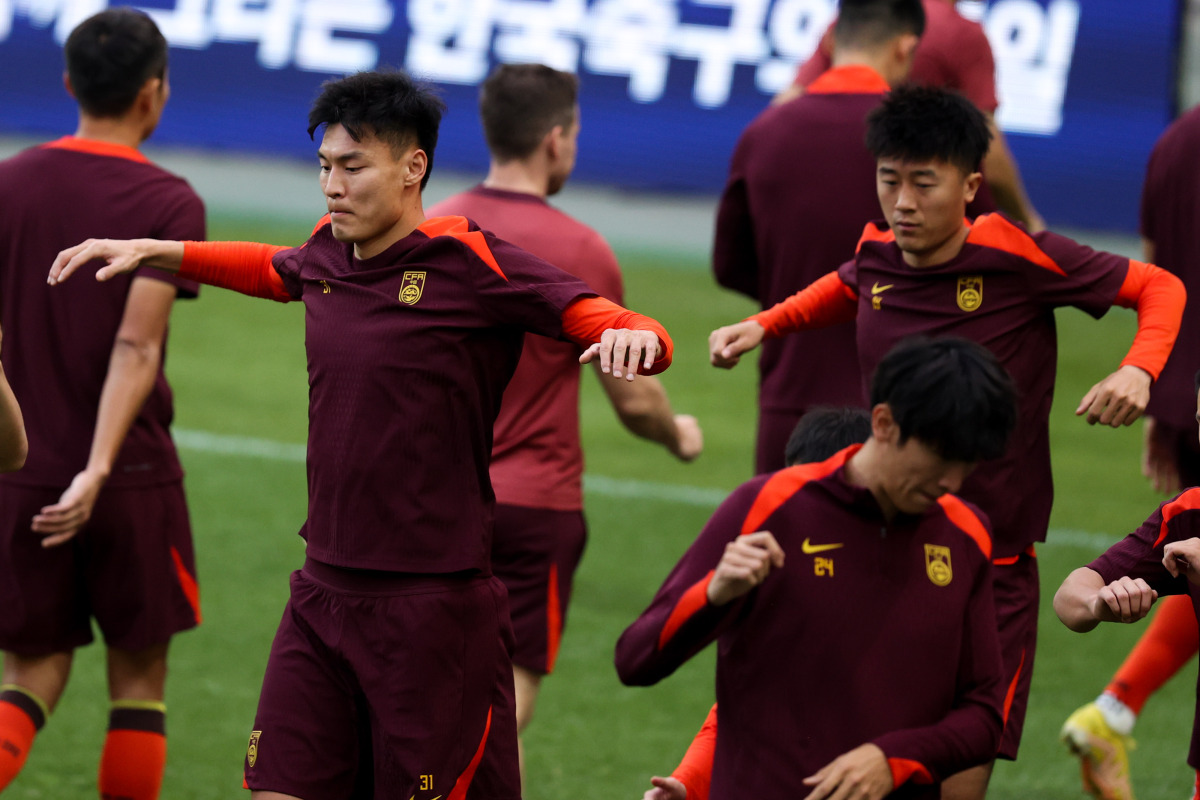 包含足球盛事终现全面开战，球队实力展现角逐的词条