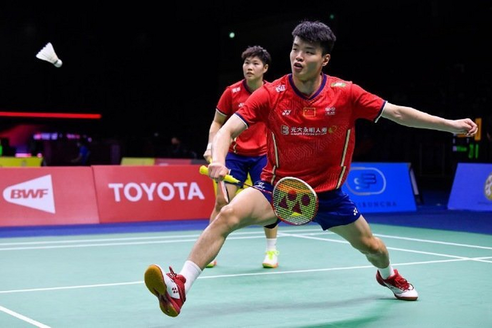 印尼队轻取韩国队，黄鸭组合扛起全队