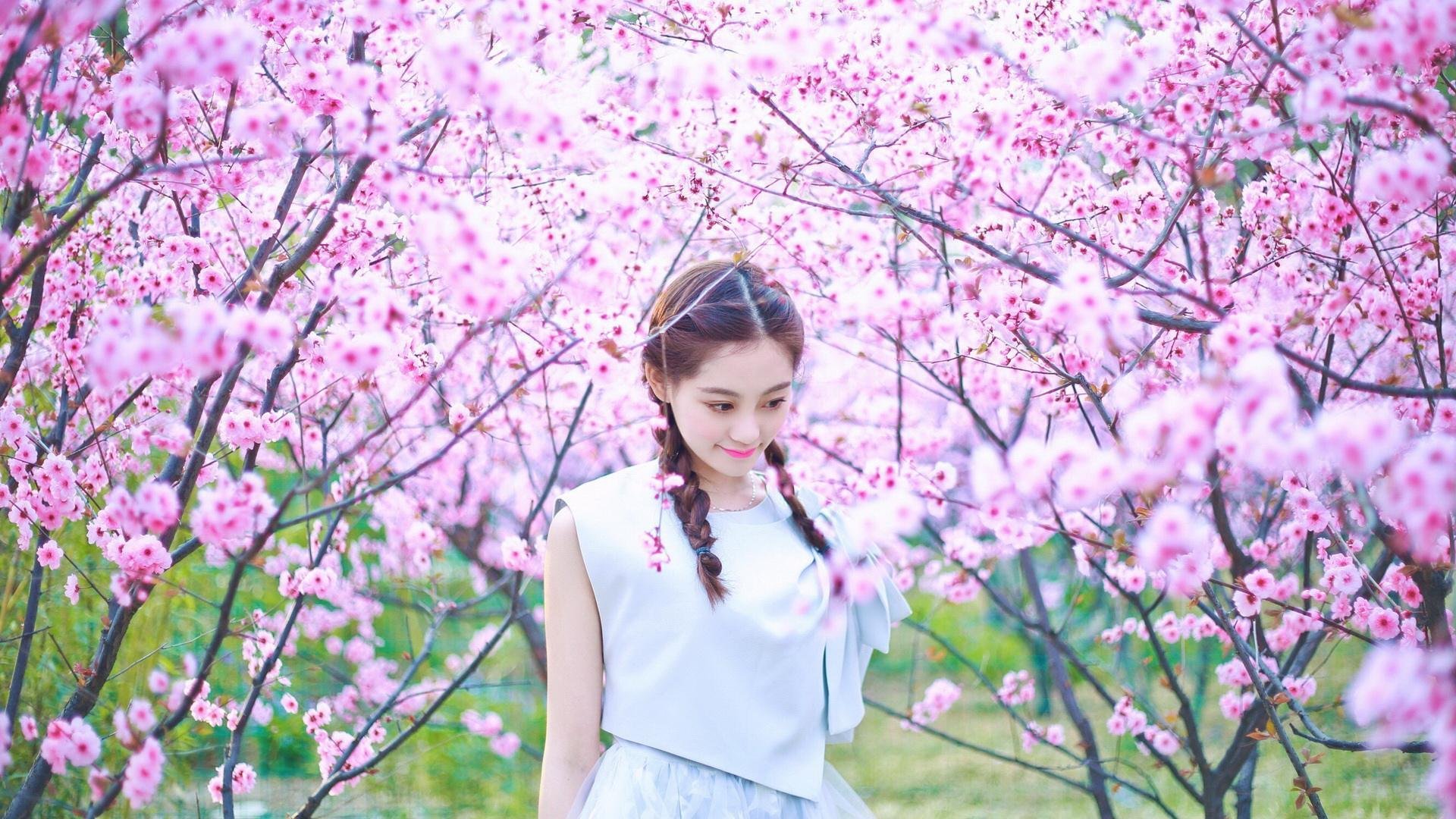 雷火电竞亚洲先驱-F1年度争冠之夜，足球巨星基耶萨跨界闪耀，赛后评分拉满引爆全场